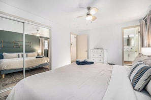 6 sovrum, mörkläggningsgardiner, strykjärn/strykbräda och resesäng