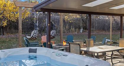 6BR Hideaway | Hot Tub | Projector | Game Room