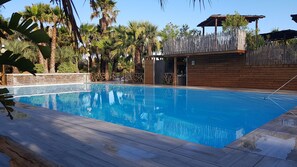Piscine extérieure, piscine chauffée