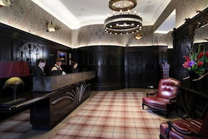 Reception - Luxury Loch Lomond Lodge (Alexandria)