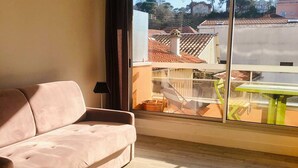 Living area - Apartment Close to Arcachon Center - Beach 200m, Shops 500m (Arcachon)