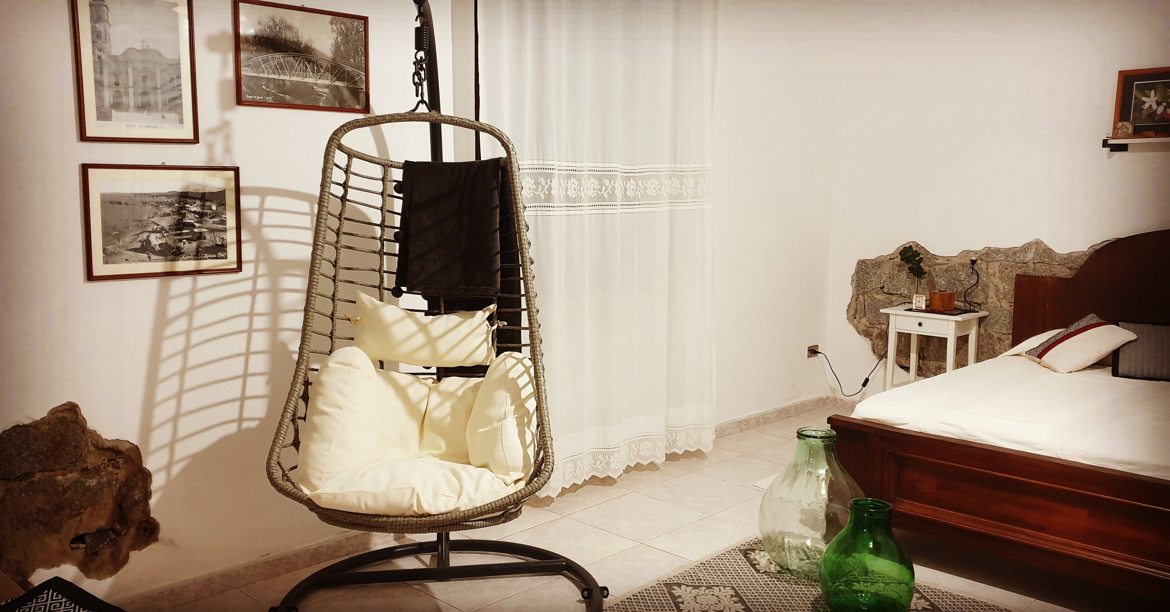 2 bedrooms, iron/ironing board, wheelchair access