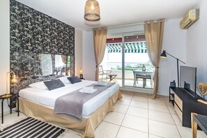 In-room safe, desk, iron/ironing board, WiFi