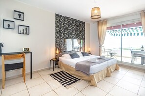 In-room safe, desk, iron/ironing board, WiFi