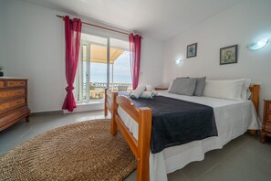 3 habitaciones, tabla de planchar con plancha y wifi gratis 