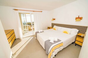 3 chambres, fer et planche à repasser, Wi-Fi gratuit, draps fournis