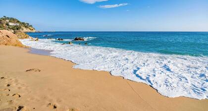 Villa Vista | Amazing Sea Views Pool BBQ Air Conditioning Ideal for Families