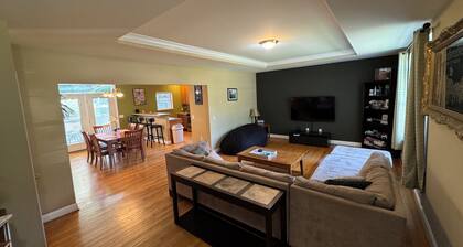 comfy, open floorplan within walking distance of Maplewood