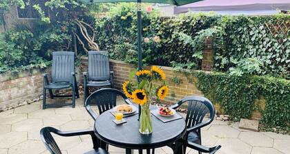 SA Today Farnham with Fibre Wi-Fi & Netflix