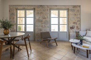 32-inch flat-screen TV with satellite channels, TV - Amani Earthy Living (West Mani)