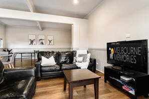 Smart TV, video games, DVD player, ping pong - Valentine Sandcastles: Your Group Beach Escape! (Rye)
