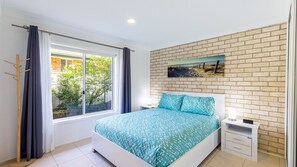 3 bedrooms, iron/ironing board, travel cot, free WiFi