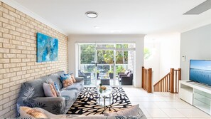 Smart TV, books, offices