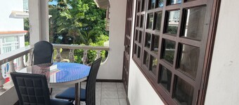 Diamond Plaza Beachfront Apartment