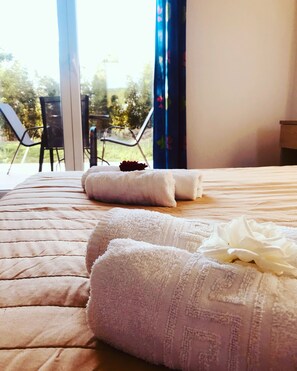 Basic Studio | Premium bedding, free WiFi, bed sheets - Banos apartments and swimming pool (Corfu)