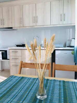 Family Apartment | Private kitchen | Mini-fridge, coffee/tea maker, electric kettle, toaster - Banos apartments and swimming pool (Corfu)