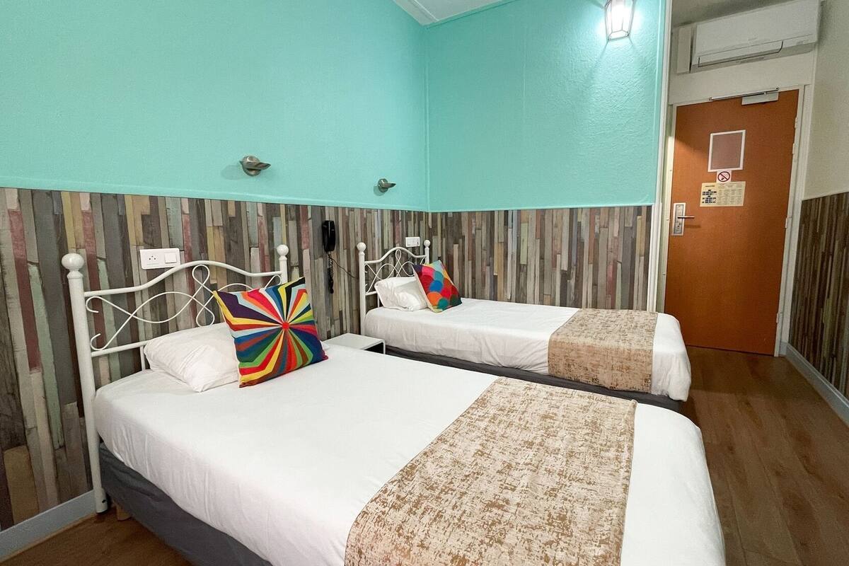 Ropa de cama de alta calidad y escritorio 