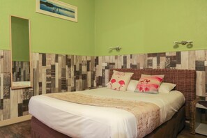 Ropa de cama de alta calidad y escritorio 