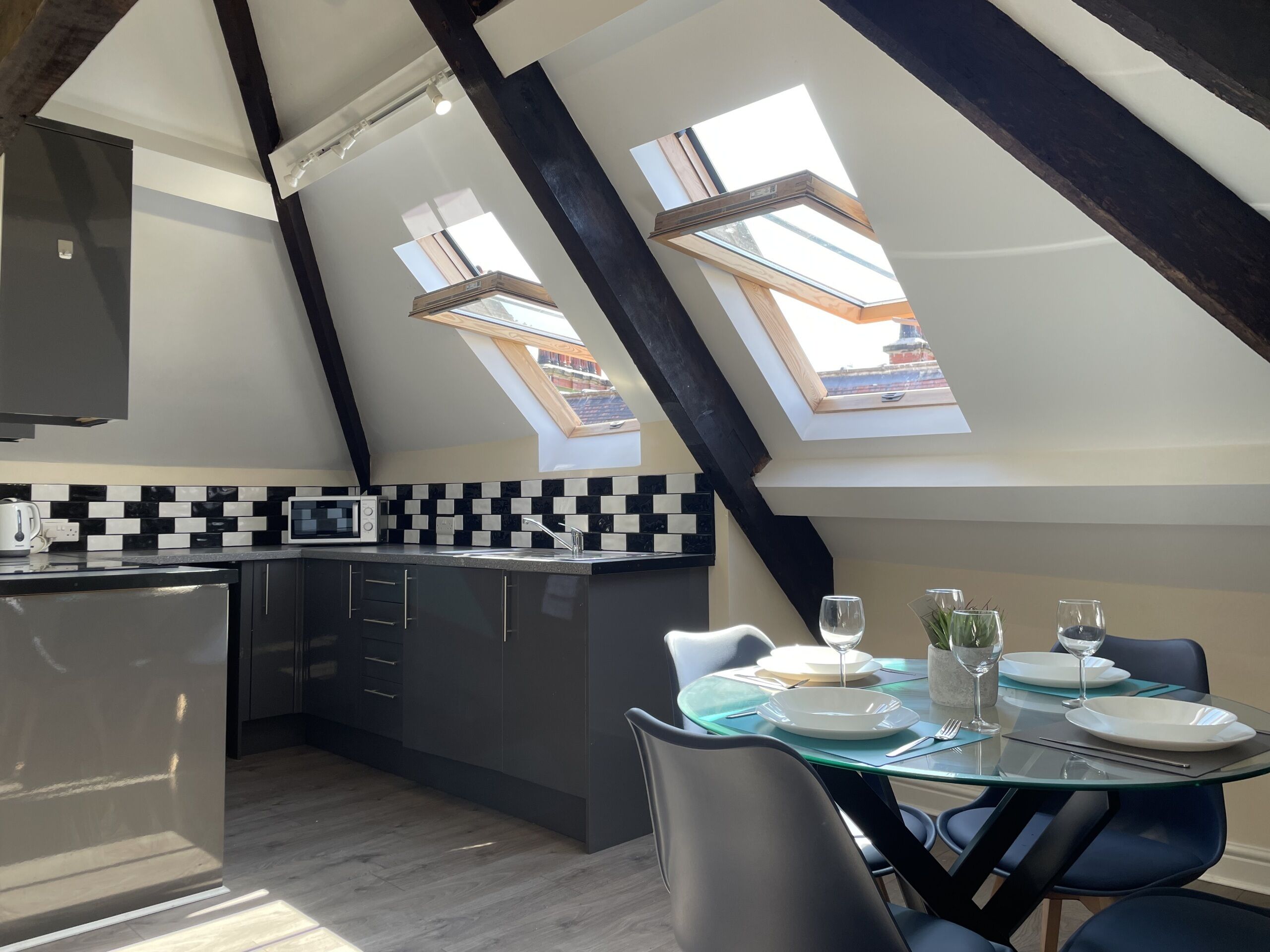 Luxe studio, en-suite badkamer, uitzicht op haven (Penthouse) | Dineren