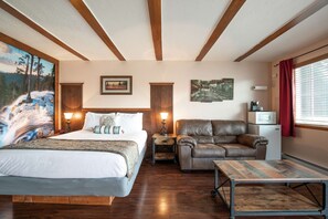 1 chambre, bureau, rideaux occultants, fer et planche à repasser
