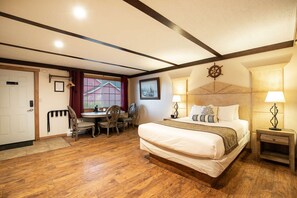 1 غرفة نوم ومكتب وستائر تعتيم ومكواة/لوح كي