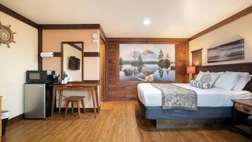 1 bedroom, desk, iron/ironing board, WiFi