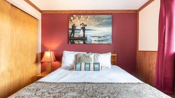 1 bedroom, desk, iron/ironing board, WiFi