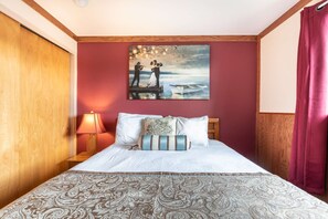 1 habitación, escritorio, tabla de planchar con plancha y wifi 