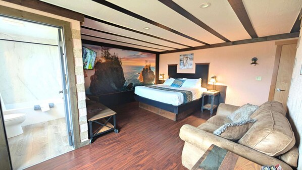 1 bedroom, desk, iron/ironing board, WiFi - Moonlight Trail - King Studio Room at Wanderlust Inn, Pet Friendly (Ocean Shores)