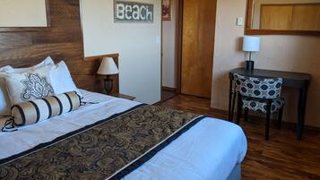 1 bedroom, desk, iron/ironing board, WiFi