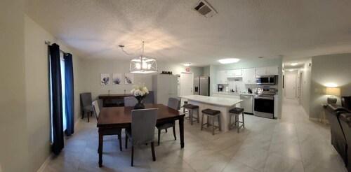 Perfect little downtown St Marys getaway