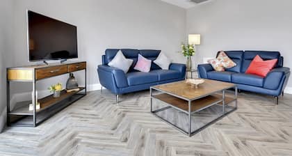 Bayview Downings- Luxury 3 Bedroom First Floor Apt