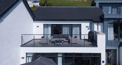 Bayview Downings- Luxury 3 Bedroom First Floor Apt