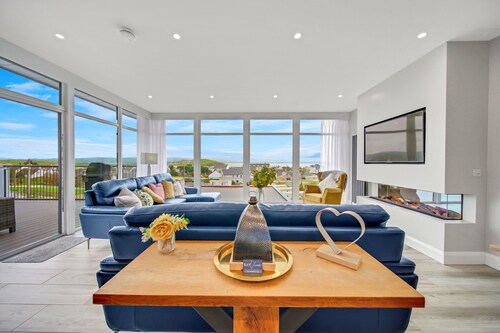 Bayview Downings - Luxury 4 Bedroom Penthouse