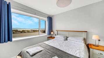 4 bedrooms, iron/ironing board, travel cot, free WiFi