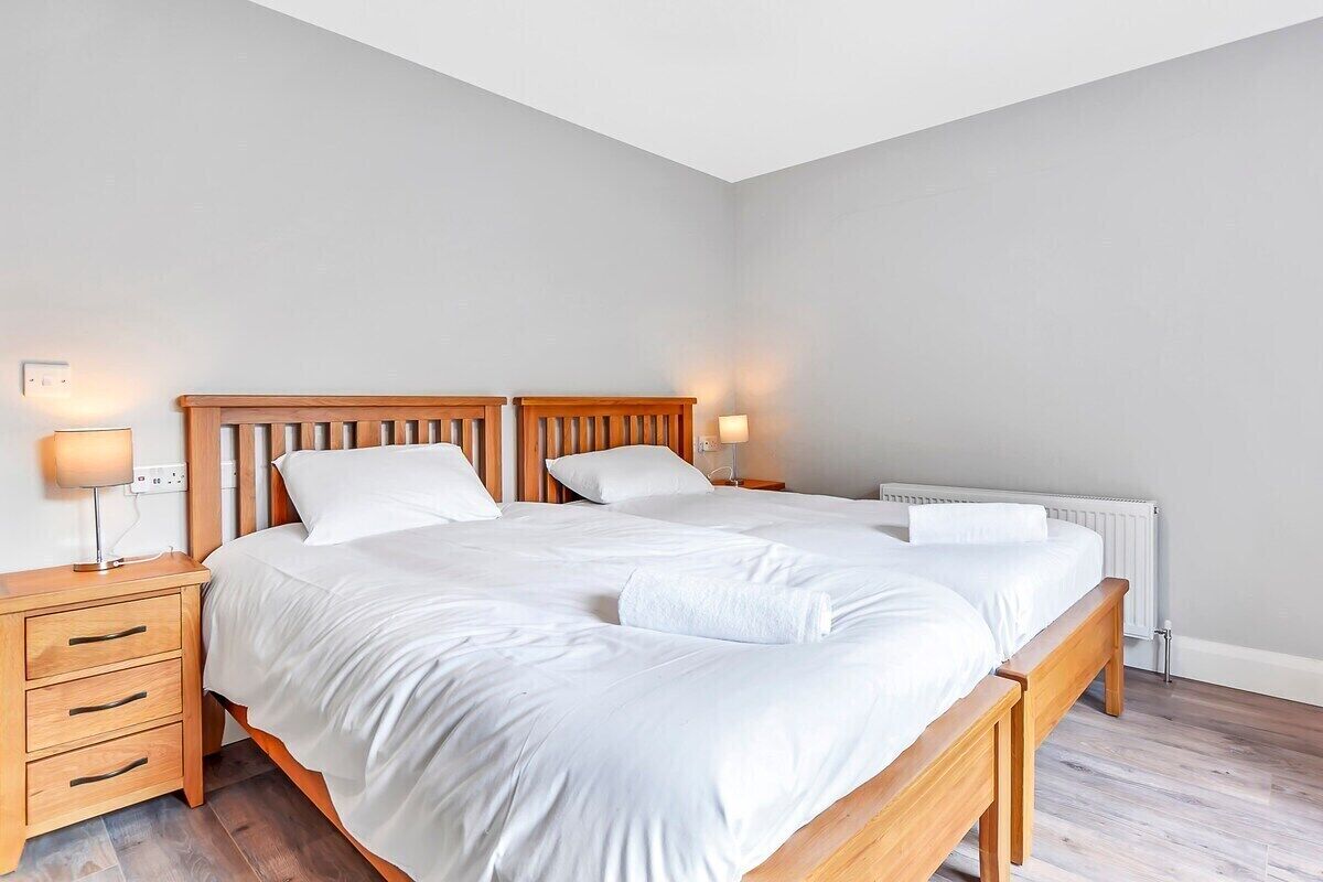2 chambres, fer et planche à repasser, lit parapluie, Wi-Fi gratuit