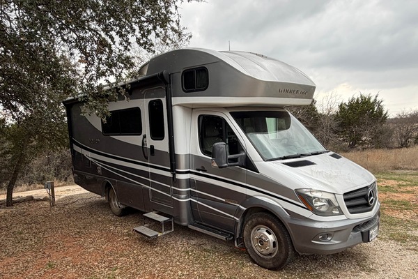 Winnebago Navion Motor Home Lake Godstone