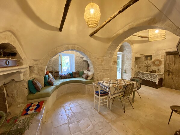 Cottage | Private kitchen | Fridge, oven, stovetop, electric kettle - Private Boho Trullo Near Alberobello /locortotondo (Martina Franca)