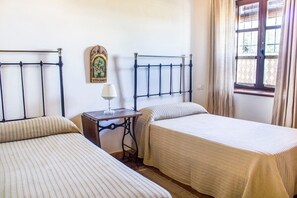 2 bedrooms, iron/ironing board, travel crib, free WiFi