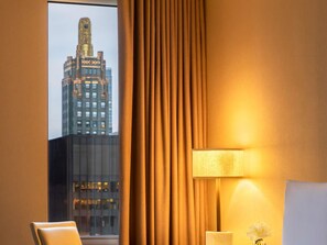 Hochwertige Bettwaren, Daunenbettdecken, Pillowtop-Betten, Minibar
