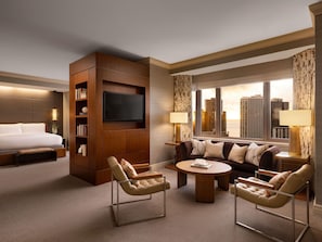 Premium bedding, down comforters, pillowtop beds, minibar - Fairmont Chicago at Millennium Park Gold Experience (Chicago)