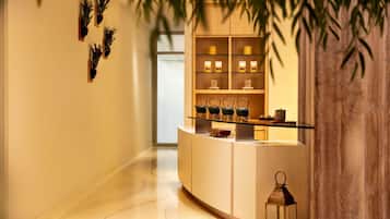 Couples treatment rooms, steam room, body treatments, aromatherapy