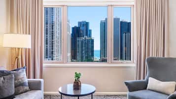 Hochwertige Bettwaren, Daunenbettdecken, Pillowtop-Betten, Minibar