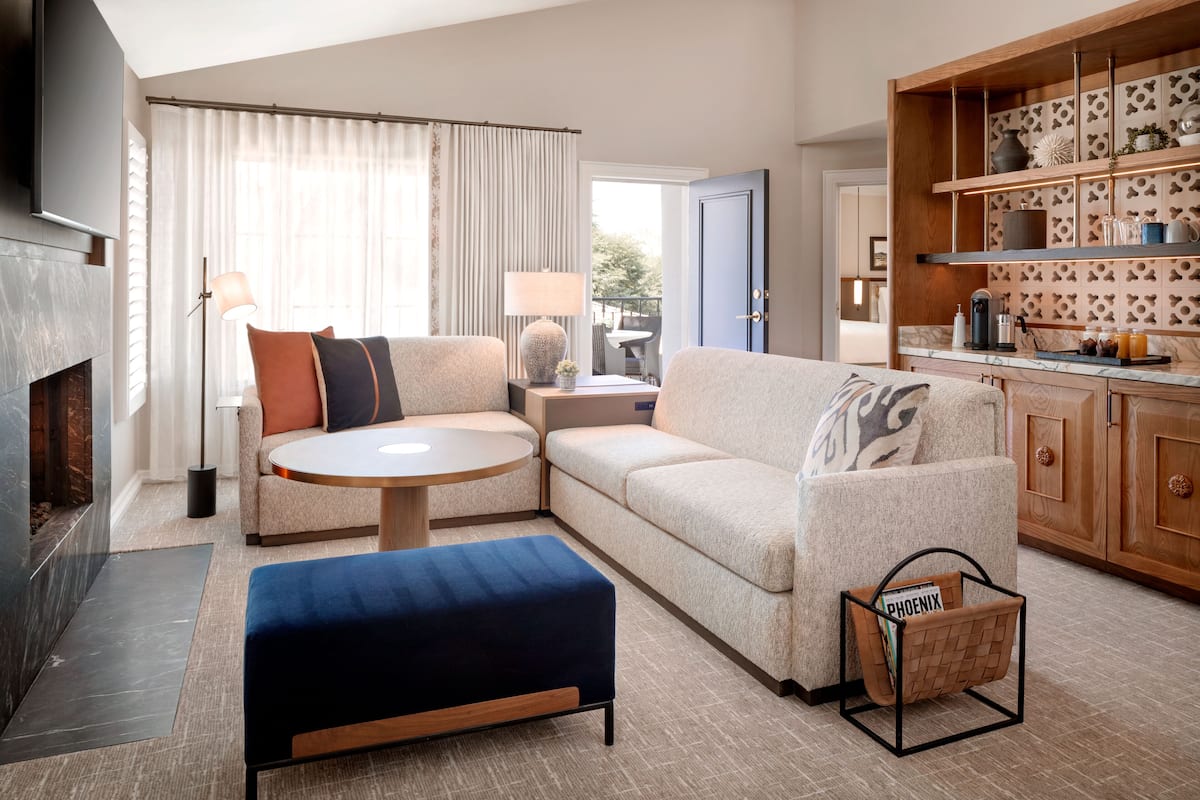 Premium bedding, down duvets, pillow-top beds, minibar