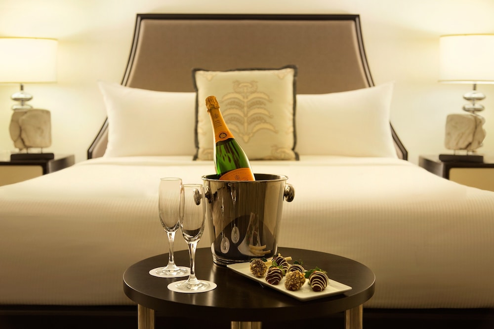 Fairmont Winnipeg by null