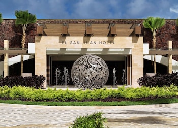 Hotel exterior and entrance at Fairmont El San Juan Villa Experience