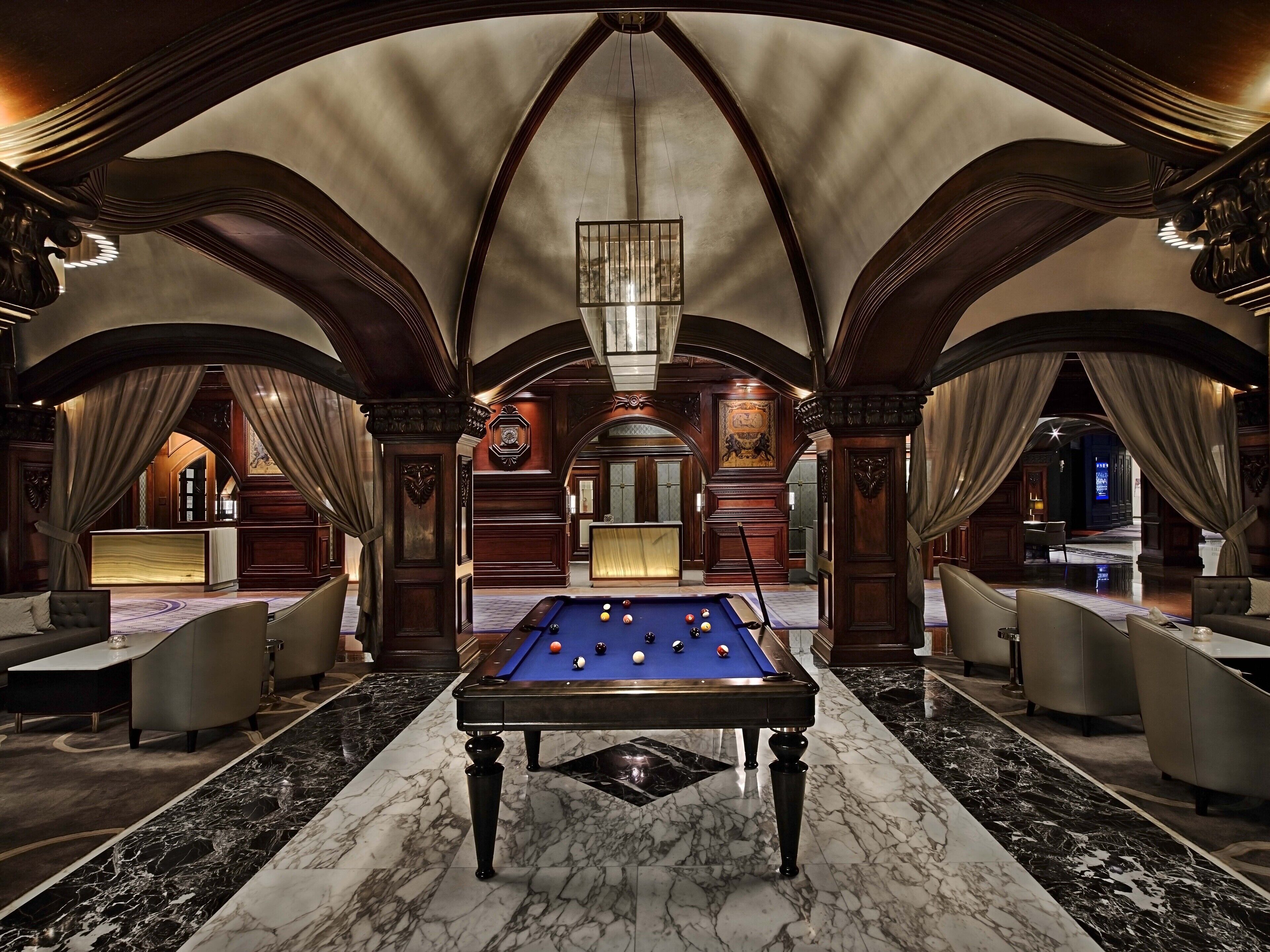 4 bars/lounges, poolside bar, beach bar