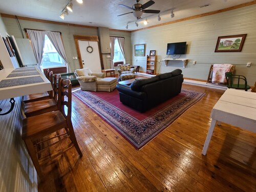 Robinson River Roost - Country cottage near Shenandoah NP