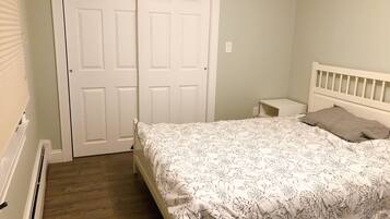 1 chambre, fer et planche Ă repasser, Wi-Fi gratuit, draps fournis