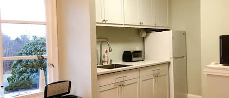 Fridge, microwave, coffee/tea maker, electric kettle